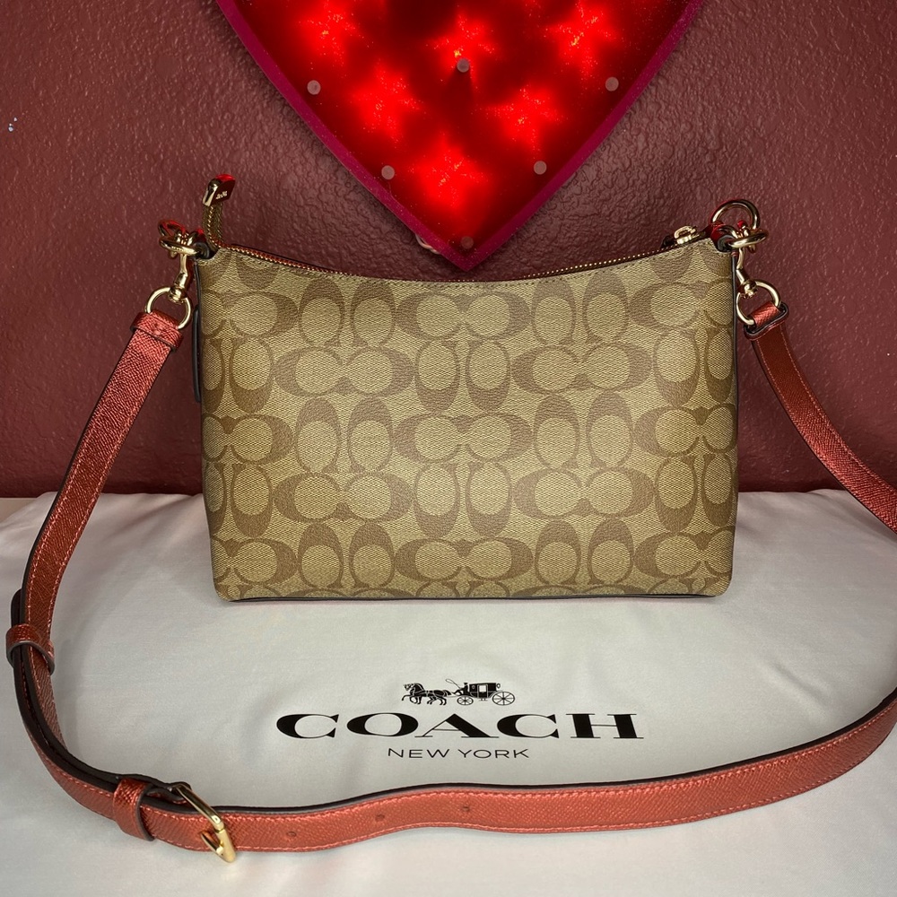 Coach Lewis Purse - Picture 5 of 7